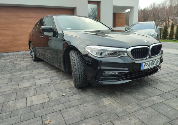 BMW Seria 5 cena 118500 przebieg: 151000, rok produkcji 2018 z Opoczno małe 596